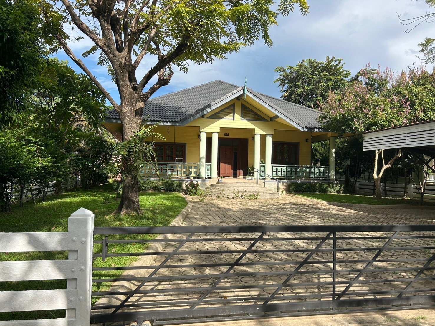 House for rent ใกล้ at นิมมาน ทางเข้ากองบิน