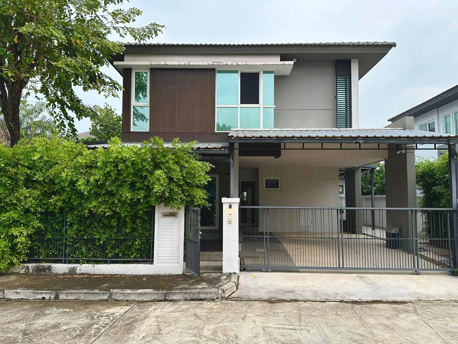 บ้านเดี่ยวหลังมุม 2 ชั้น สิวลี มีโชค–สันทราย  พื้นที่กว้าง เงียบสงบ