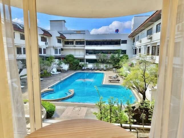 Condo for sale ขายคอนโด Hillside 4 ห้องมุม วิวสระว่ายน้ำ ตรงข้าม One Nimman